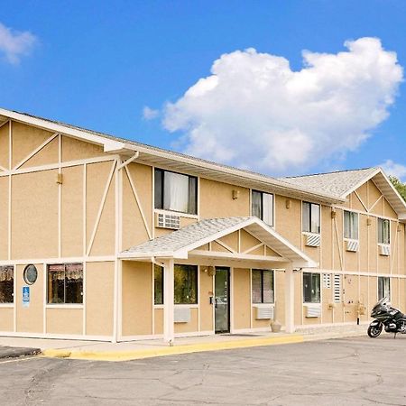 Motel Super 8 By Wyndham Long Prairie Exterior foto